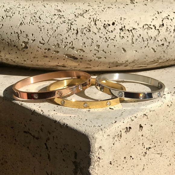 Woman’s Love Screw Gift Gold Bracelet Bangle - Picture 2 of 8